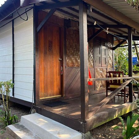 The Station Tioman Hotel Kampong Ayer Batang Eksteriør billede