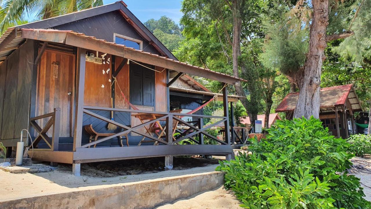 The Station Tioman Hotel Kampong Ayer Batang Eksteriør billede