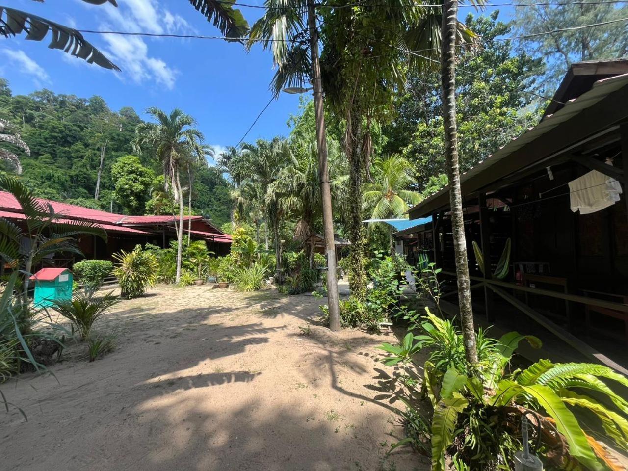 The Station Tioman Hotel Kampong Ayer Batang Eksteriør billede