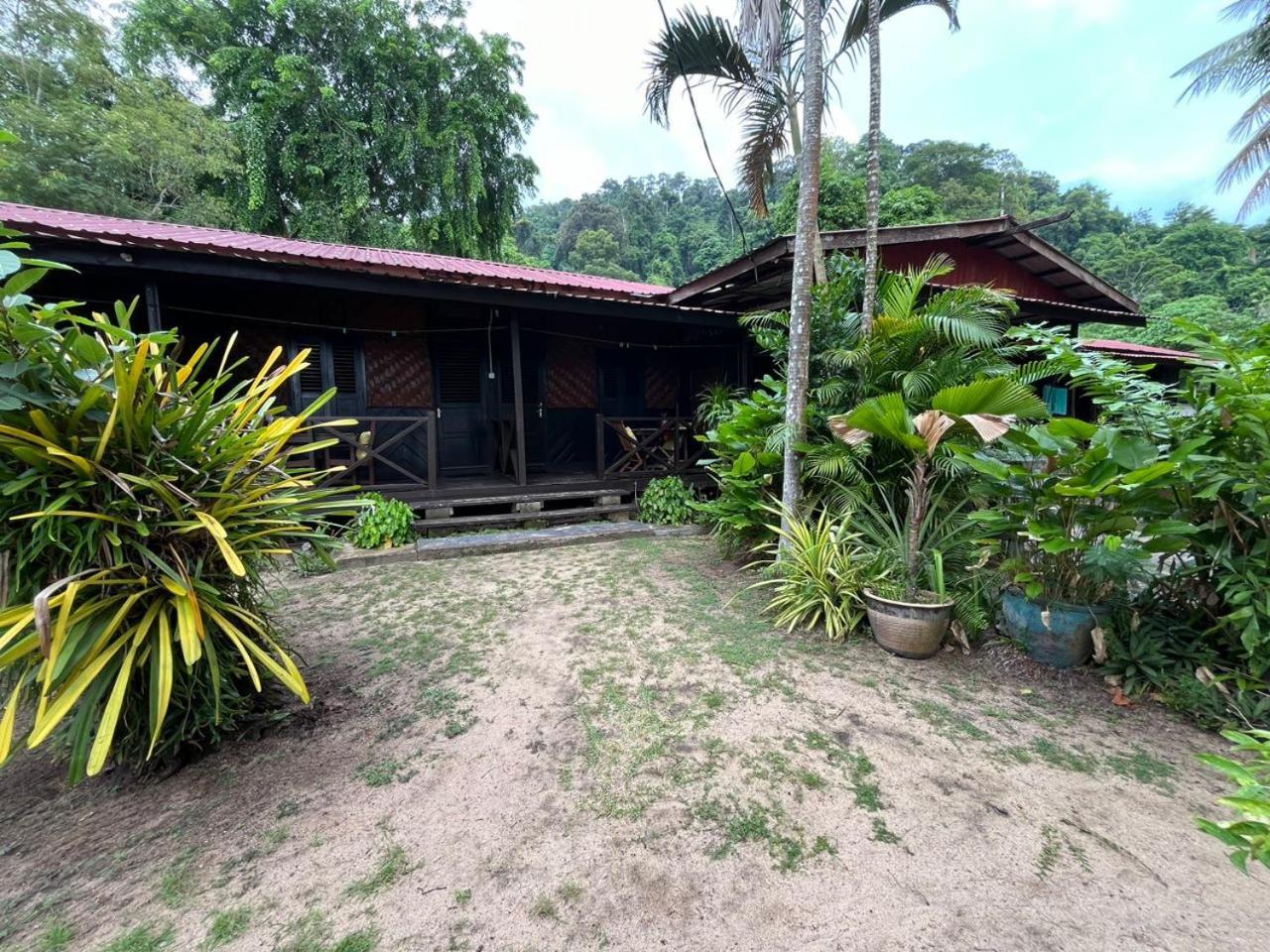 The Station Tioman Hotel Kampong Ayer Batang Eksteriør billede