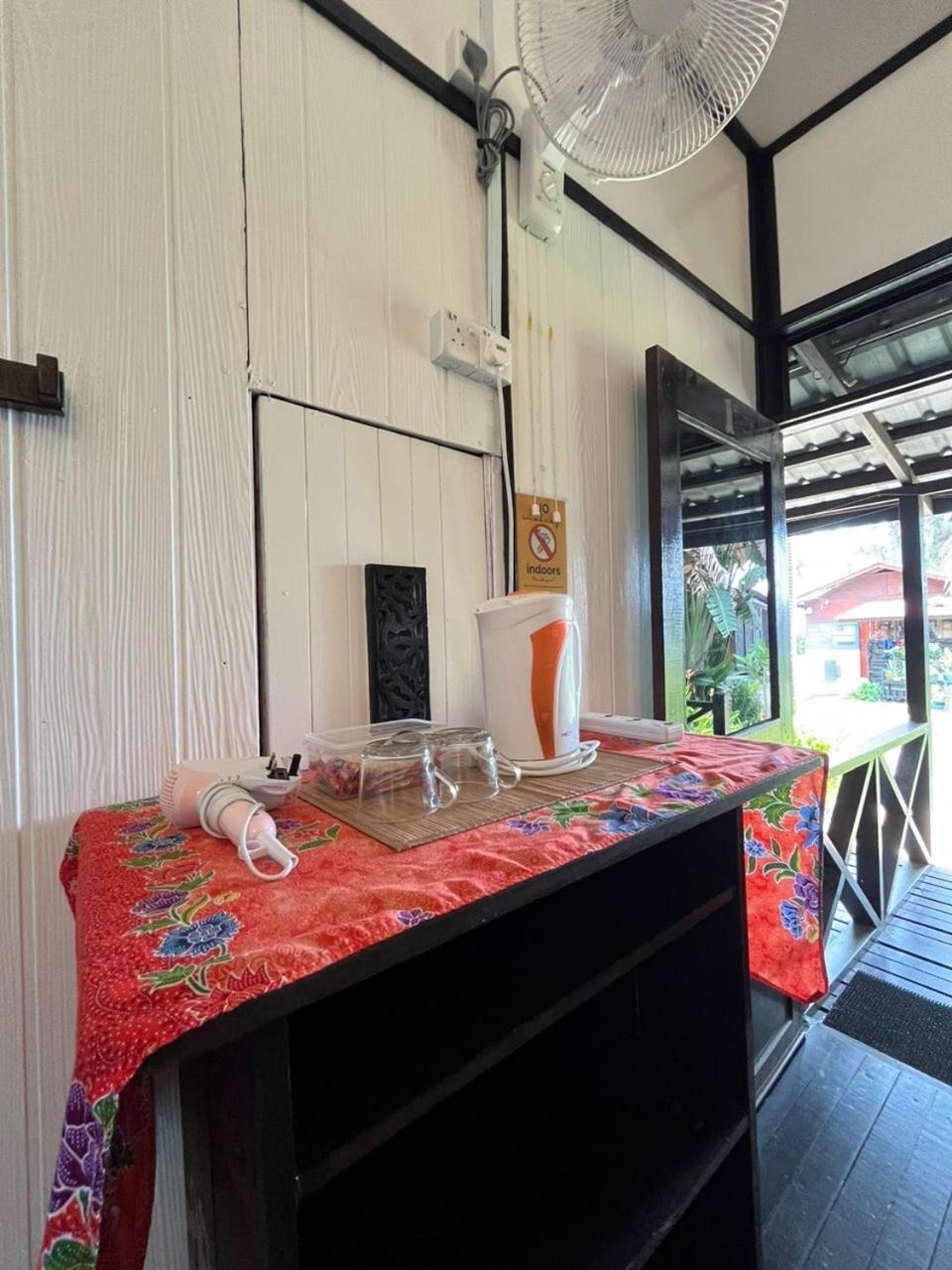 The Station Tioman Hotel Kampong Ayer Batang Eksteriør billede