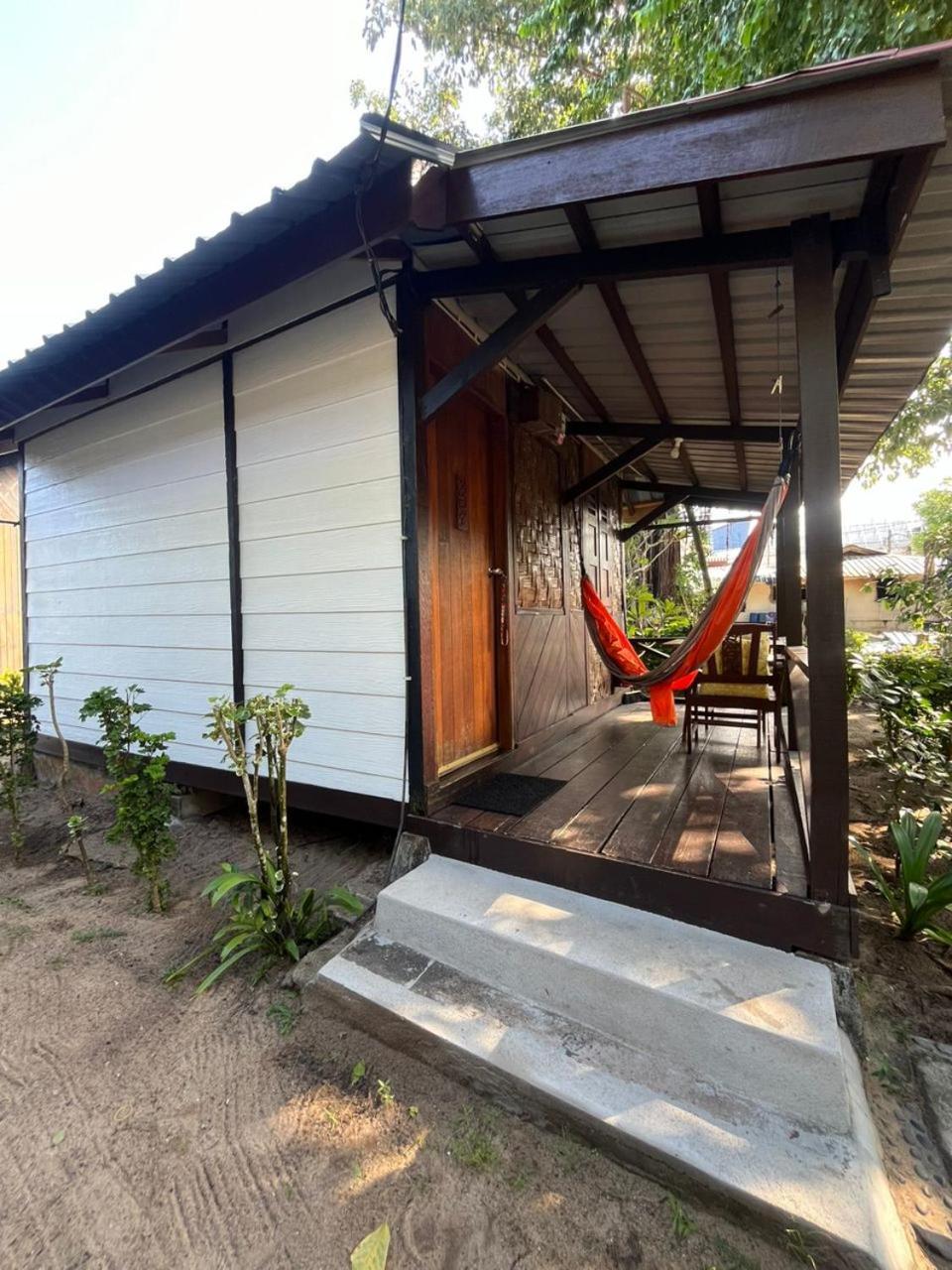 The Station Tioman Hotel Kampong Ayer Batang Eksteriør billede